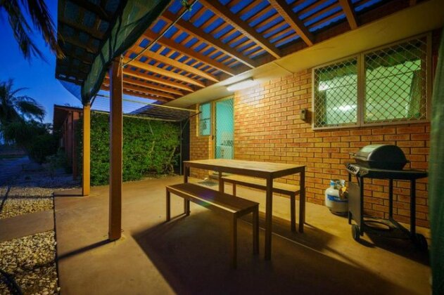 4/1 Maidstone Crescent - Photo4