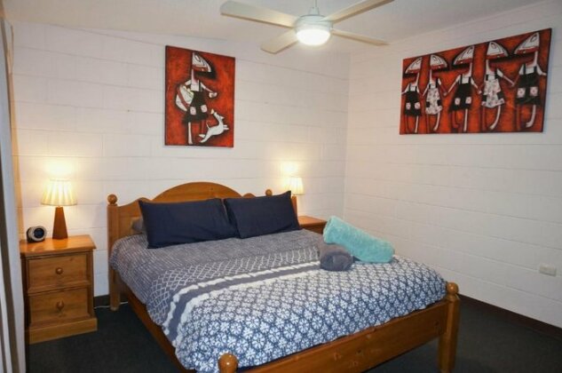 5 Page Street - Private And Shady Entertaining Area - Photo2