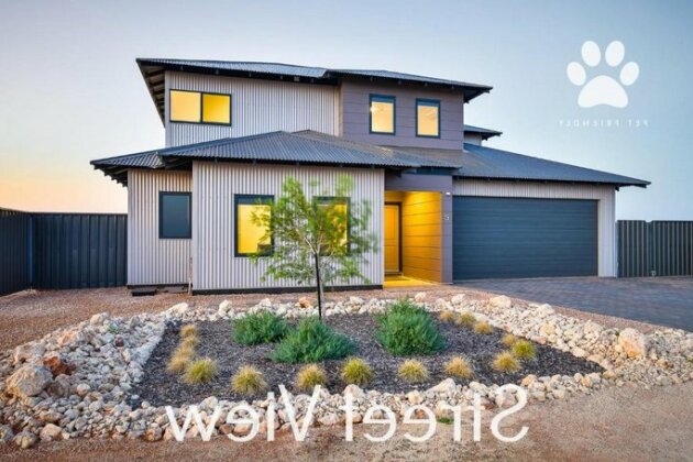 6 Corella Court - Private Jetty & Pool