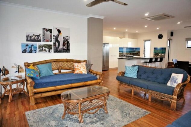 64 Madaffari Drive - Private Jetty - Photo2