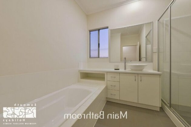 78 Madaffari Drive - Private Jetty And Pool - Photo5