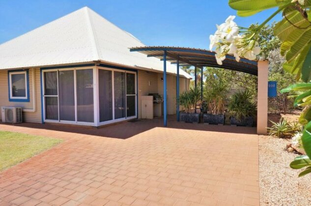 Osprey Holiday Village Unit 101/2 Bedroom - Photo2