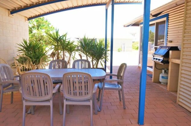 Osprey Holiday Village Unit 101/2 Bedroom - Photo5