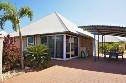Osprey Holiday Village Unit 122/2 Bedroom - Perfectly neat and tidy apartment