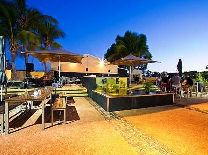 Potshot Hotel Resort - Photo2