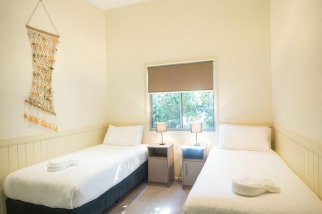 Fingal Bay Holiday Park - Photo3
