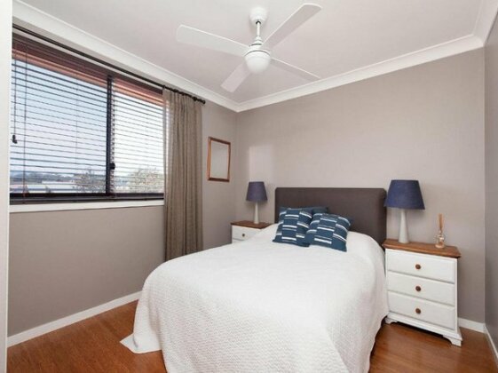  Photo 1