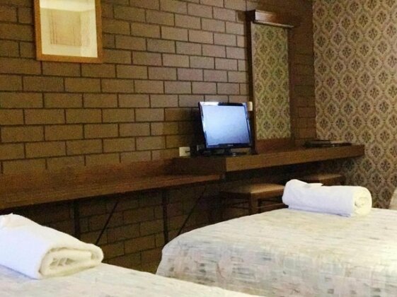 Century Motor Inn - Photo3