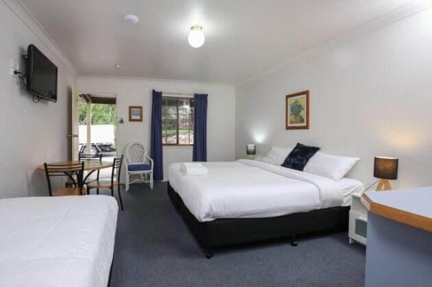 Country Lodge Motel - Photo2