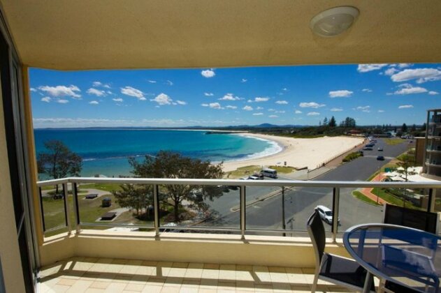 Beachpoint Unit 401 28 North Street - Photo2