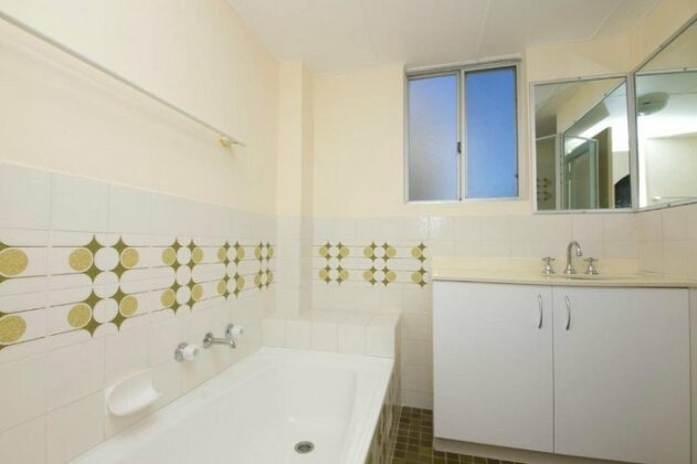 Beachpoint Unit 401 28 North Street - Photo3