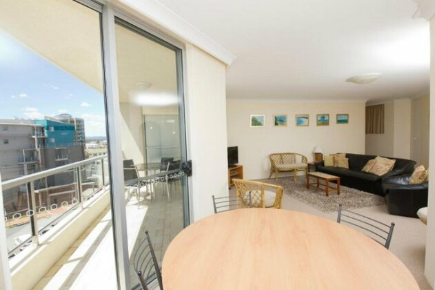 Beachpoint Unit 401 28 North Street - Photo4