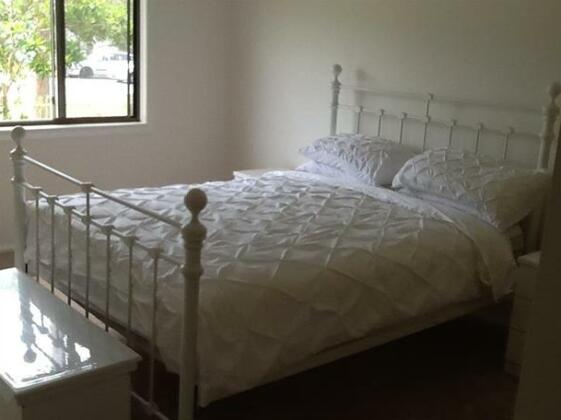 North One Mile Beach B & B - Photo5