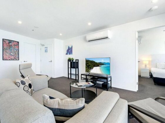 2 Bedroom Ocean View Apartment In Surfers Paradise - Photo3