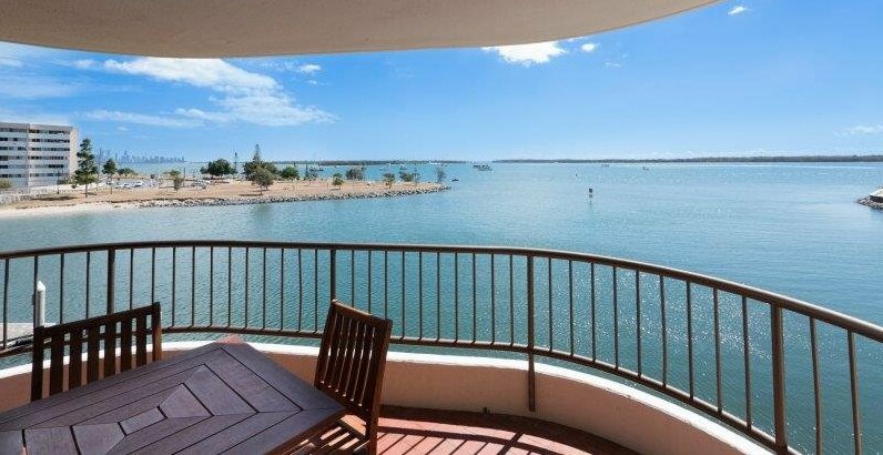Broadwater Shores Waterfront Apartments