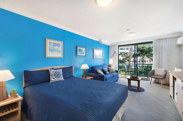 Calypso Plaza Resort Unit 215 Beachfront Studio Apartment - Photo4