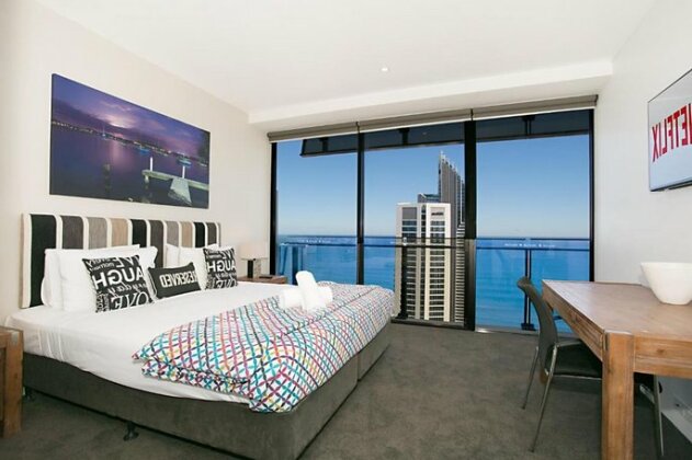 Circle 2 3 4 & 5 Bedroom SkyHomes & Sub Penthouses by Gold Coast Holidays - Photo2