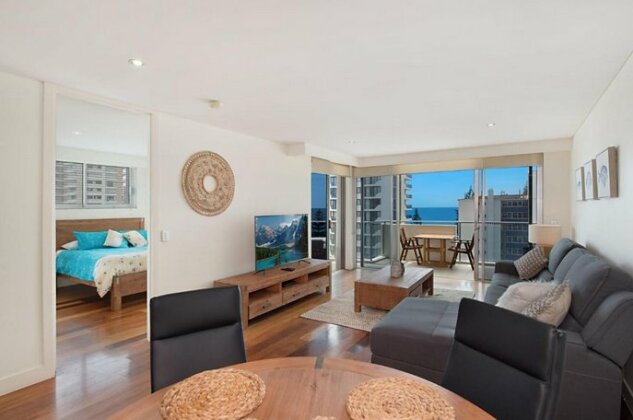 Eden Apartments Unit 801 - Modern 2 bedroom apartment close to the beach with Wi-Fi - Photo4