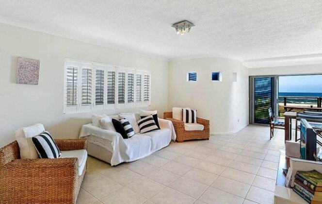 Gold Coast Beachfront Mansion - Photo4