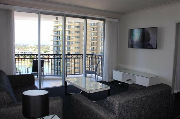 Gold Coast Chevron Apartment - Photo3