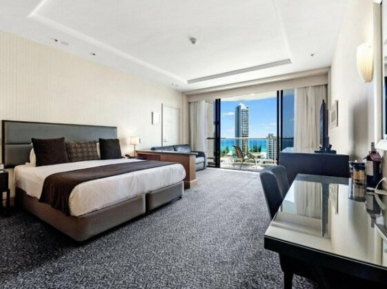 Gold Tower 2 Bed in Crowne Surfers Paradise - Photo2