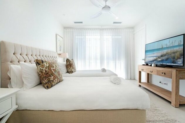 Hamptons Style 2 Bedroom Executive Luxury Apartment