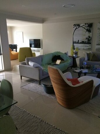 Homestay - Stylish Home Waterfront Palm Beach - Photo3