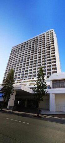 Hotel studio with ocean view at Surfers Paradise L9