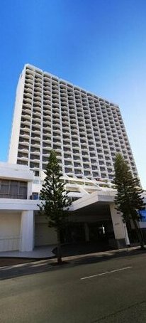 Hotel studio with ocean view at Surfers Paradise L9