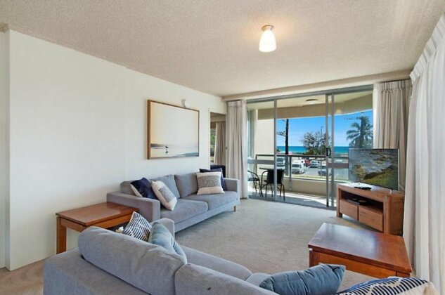 Kooringal Unit 3 - Wi-Fi included in this great value apartment right on Greenmount Beach Coolangatt - Photo2
