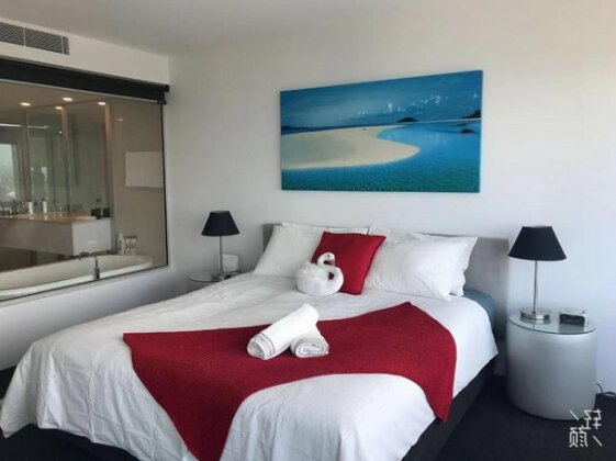 Luxury 3 Bedroom in heart of Surfers Paradise - Photo5