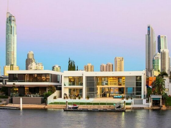 Luxury Waterfront Home Gold Coast