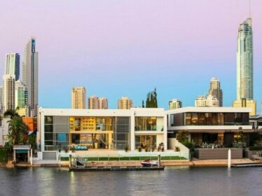Luxury Waterfront Home Gold Coast