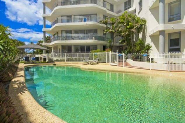 Oceanside Resort - Absolute Beachfront Apartments