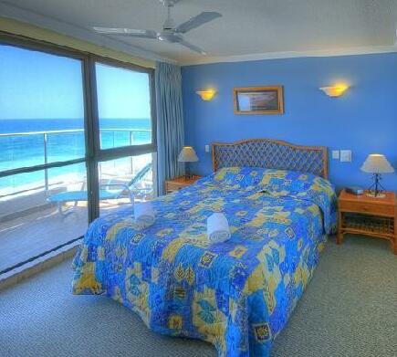 Pacific Surf Absolute Beachfront Apartments - Photo4
