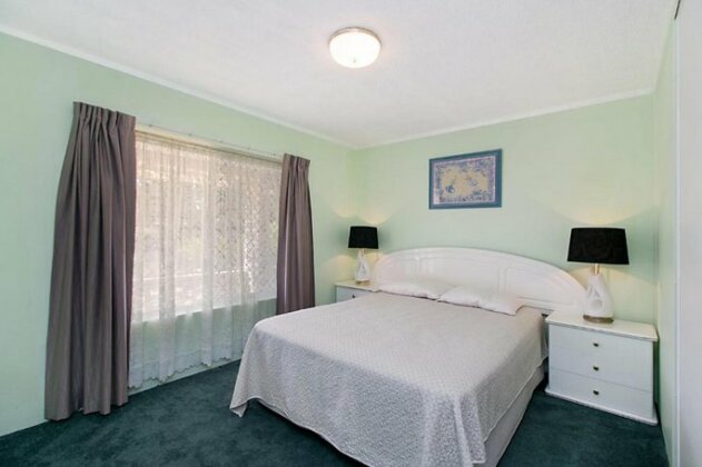Pinnacle Unit 3 - Central Coolangatta Apartment with 3 bedrooms - Photo2