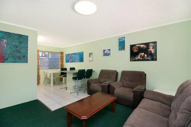 Pinnacle Unit 3 - Central Coolangatta Apartment with 3 bedrooms - Photo3
