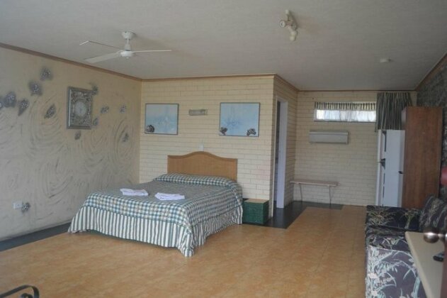Queenslander Motel - Photo2