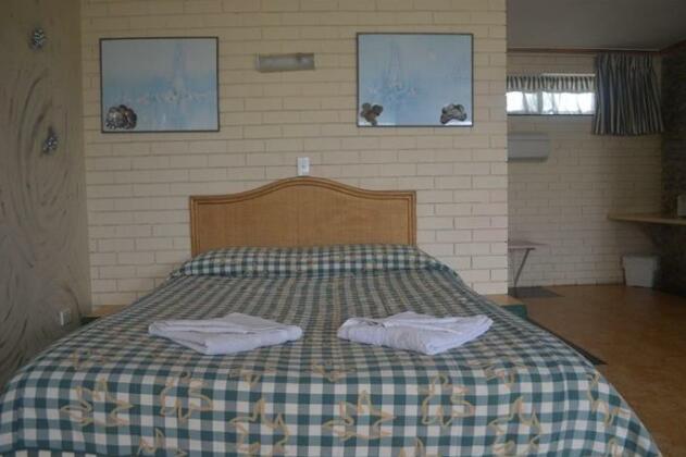 Queenslander Motel - Photo3