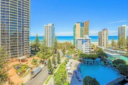 Queensland's Tallest Resort Hamilton Avenue Surfers Paradise