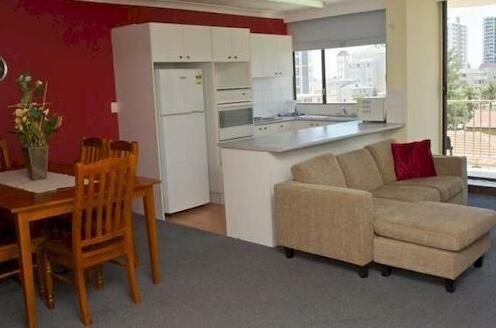 Queensleigh Holiday Apartments - Photo4