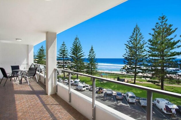 Rainbow Pacific unit 10 - Beachfront Rainbow Bay - Photo2