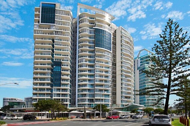 Reflections Tower 2 Unit 304 - Beachfront views and a great location Wi-Fi included