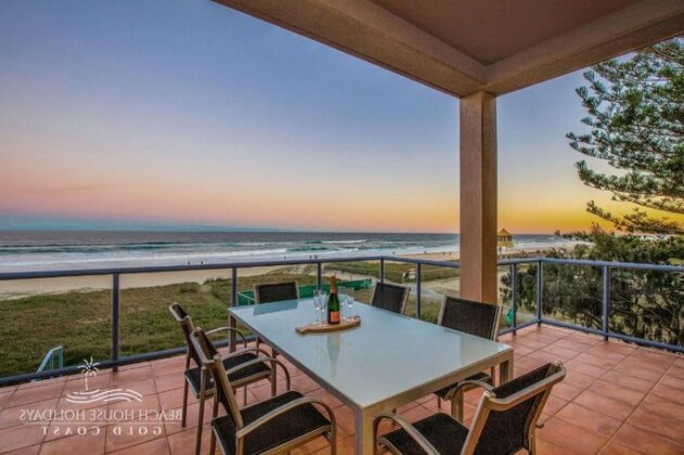 Sandpiper Petrel Beach House - Beach House Holidays - Photo4