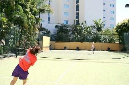 Sandy Point Beach Resort - Photo3