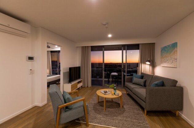 Sky Broadwater Apartments - Photo4