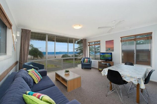 Springtide Unit 2 - Right on the beach with ocean views - Photo3