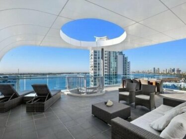 Stunning Penthouse Apartment With Rooftop Terrace - Labrador