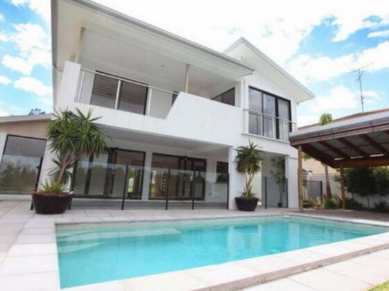 Summer House Holiday Home Surfers Paradise