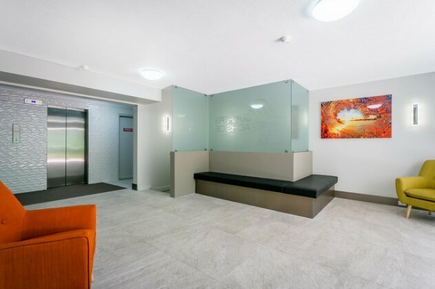 Surfers Beachside Holiday Apartments - Photo3